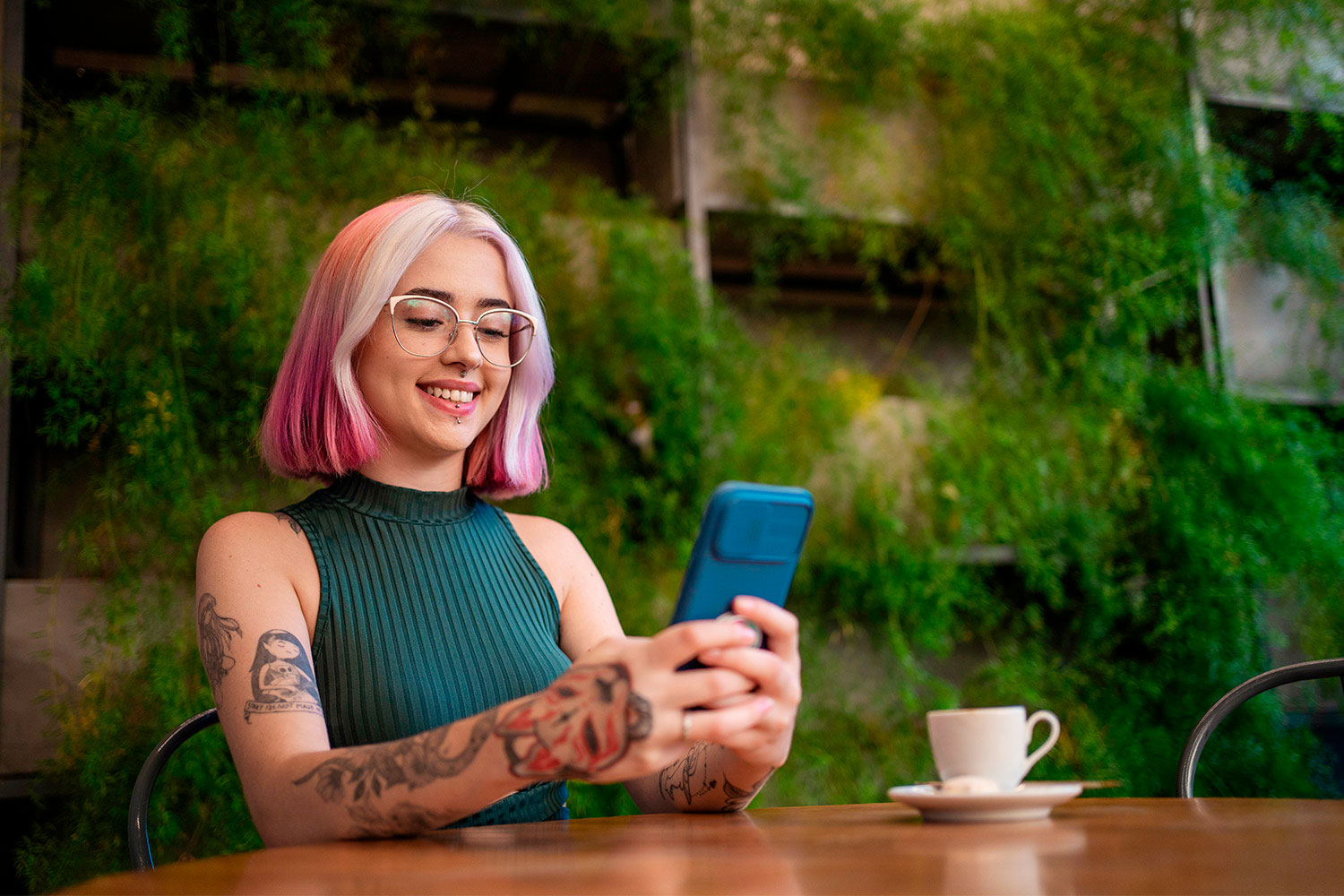 Huawei takes top spot in Mainland China with its Pura Series