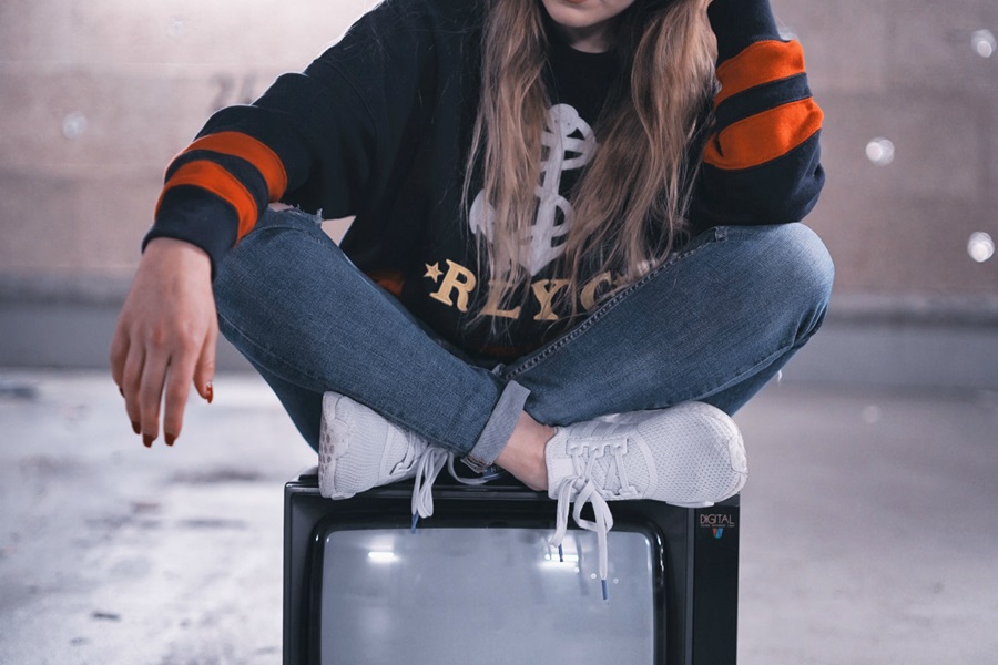 woman tv