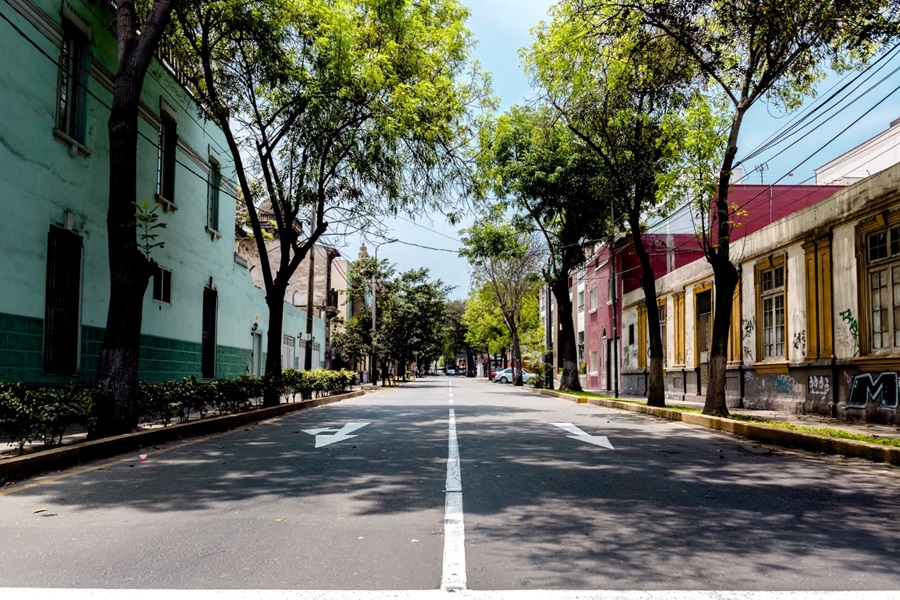 peru empty street