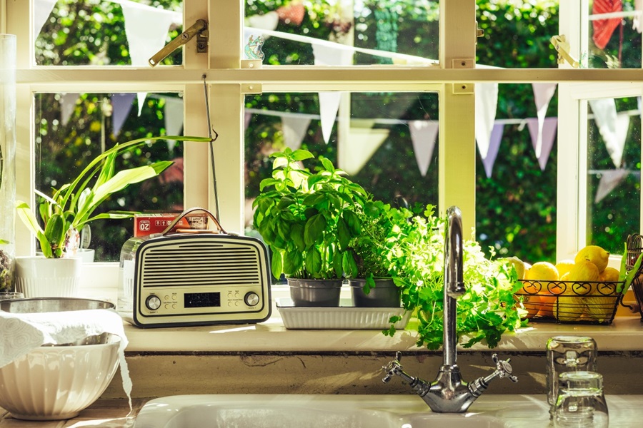 radio kitchen