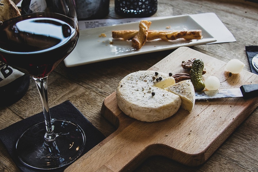 wine cheese aperitif
