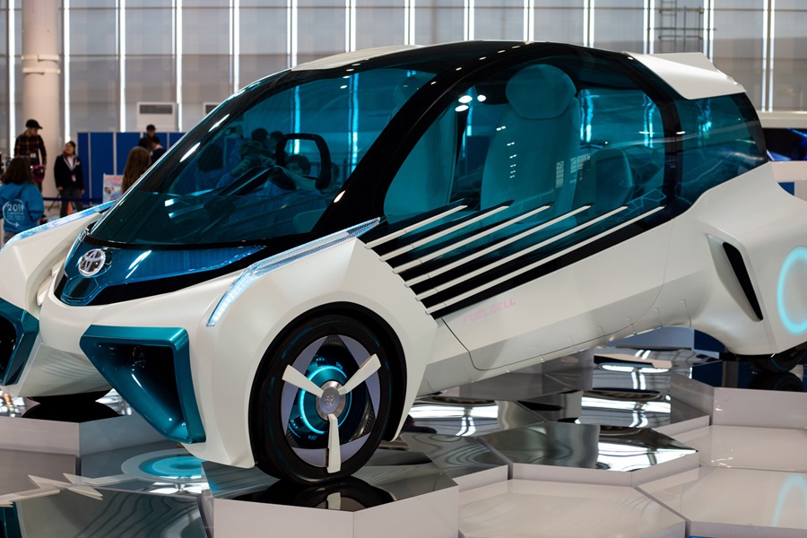 Toyota’s hydrogen fuel cell concept on display in Tokyo