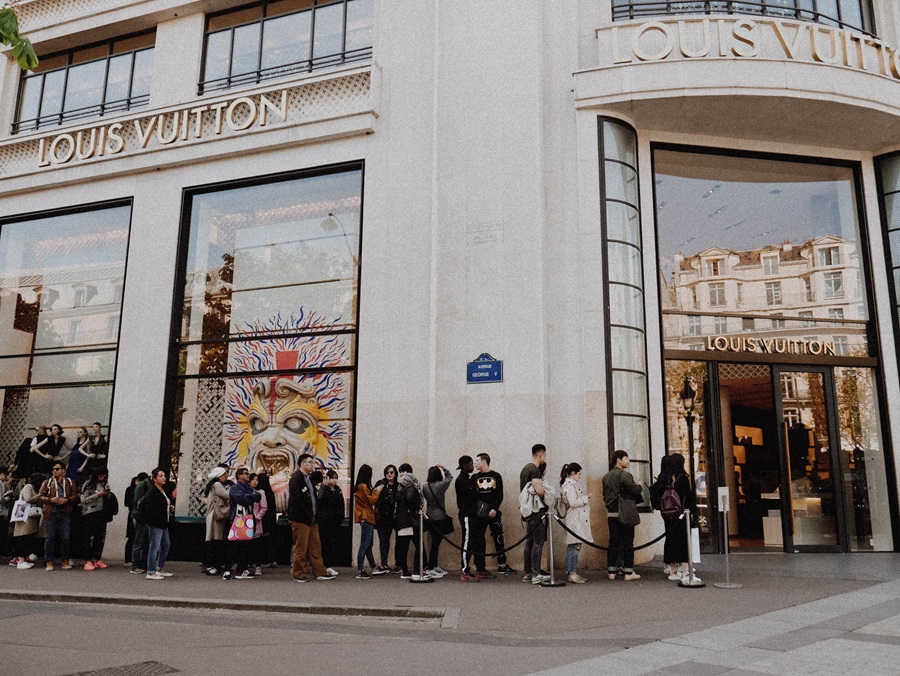 Louis Vuitton Store In New York City Usa Stock Photo - Download