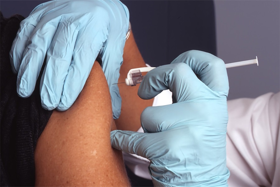 Zurückhaltung in der Öffentlichkeit gegenüber einem COVID-19-Impfstoff wächst – länderübergreifend