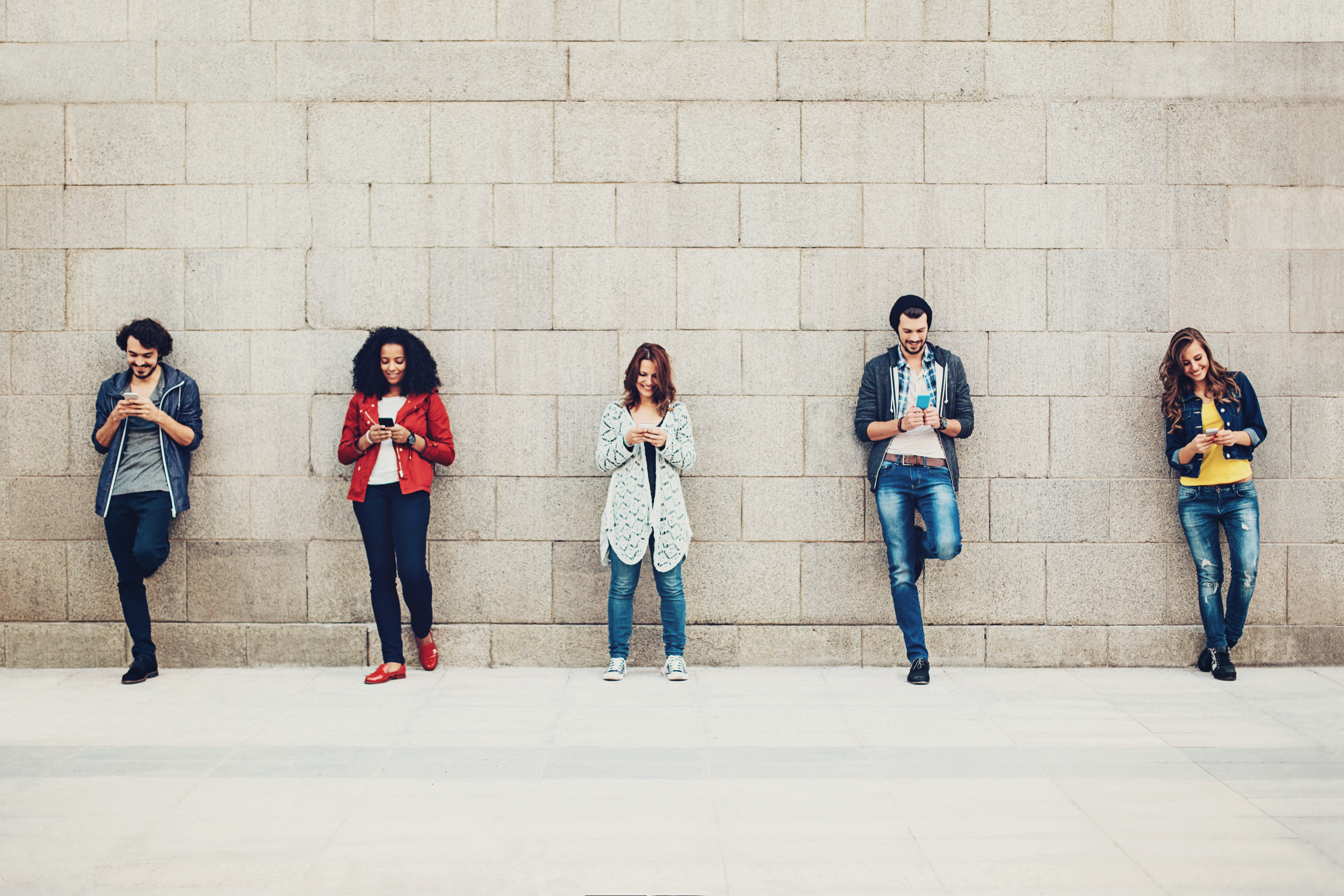 Comprador latino en el punto de venta