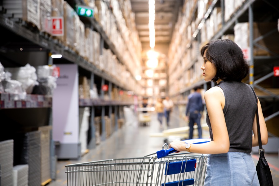 Mujer en retail