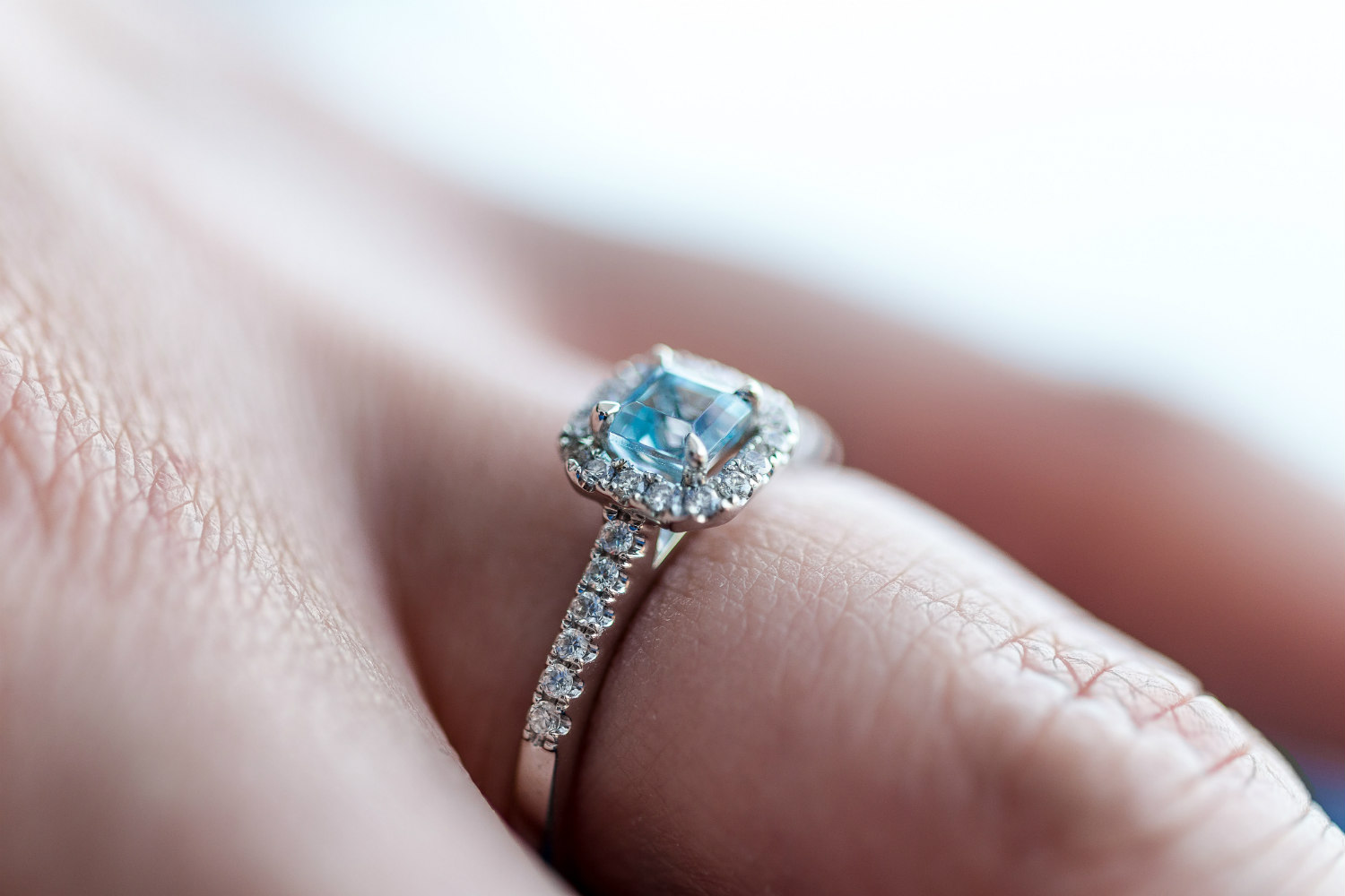 Lightbox Is Now Selling Engagement Rings, and Nobody Should Be Surprised |  National Jeweler
