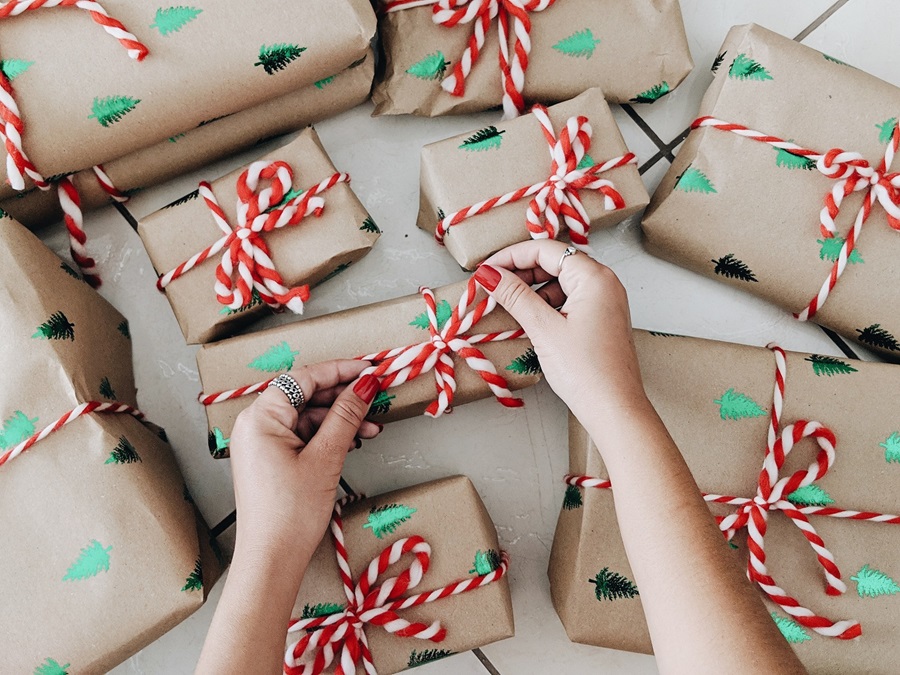 Retail advertising for 2021 holidays